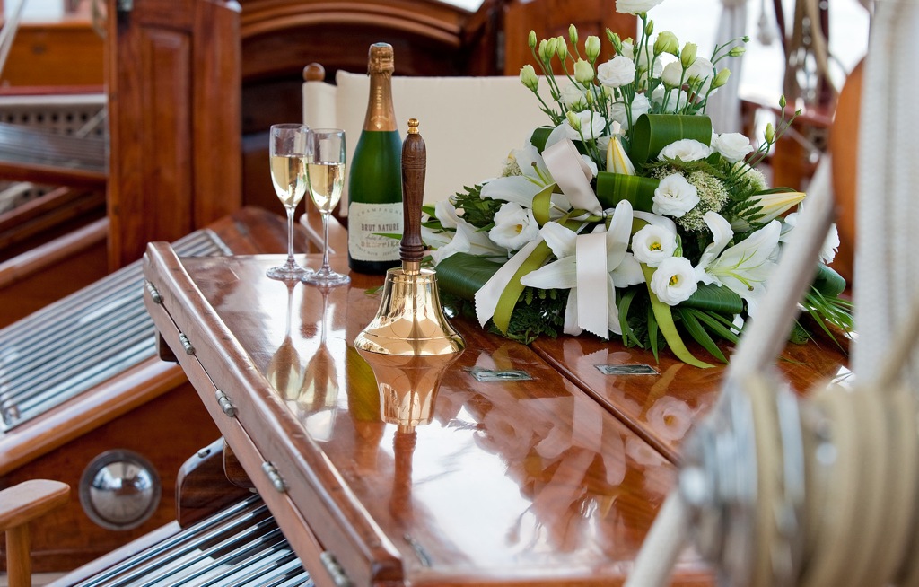 Sailing yacht Oriander -  Detail 2.jpg