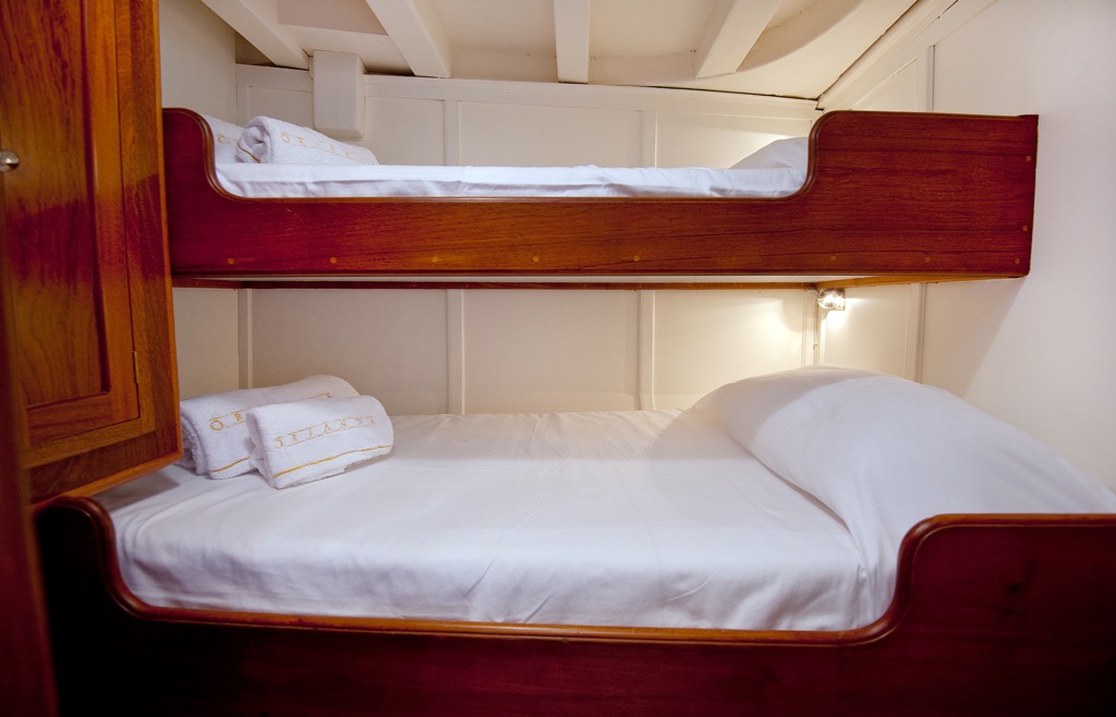 Sailing yacht Oriander -  Twin Cabin.jpg