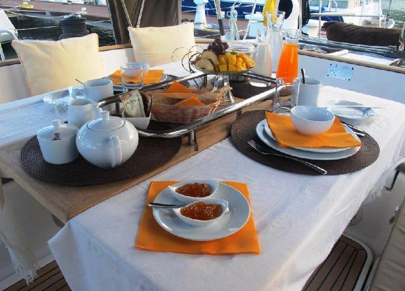 Sailing yacht POINT 02 -  Al Fresco Dining.jpg