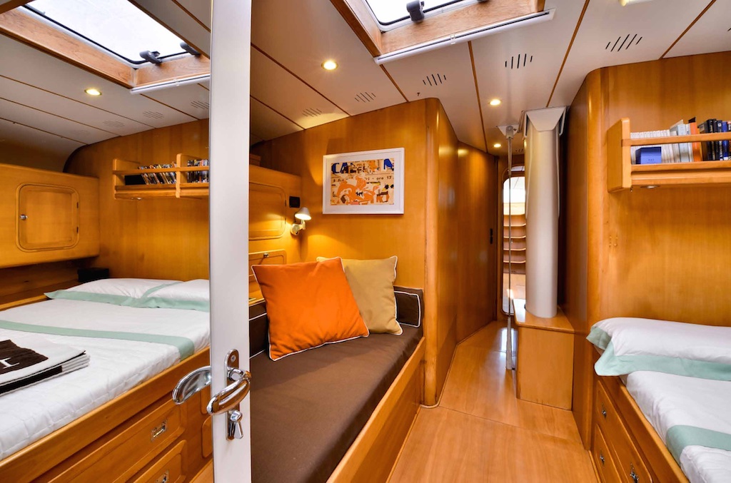 Sailing yacht TESS - Guest Cabin 2.jpg