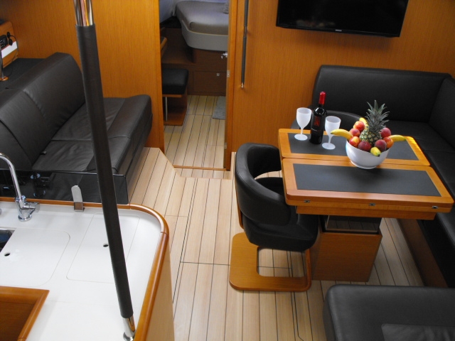 Sailing yacht ZUMA - Salon.jpg