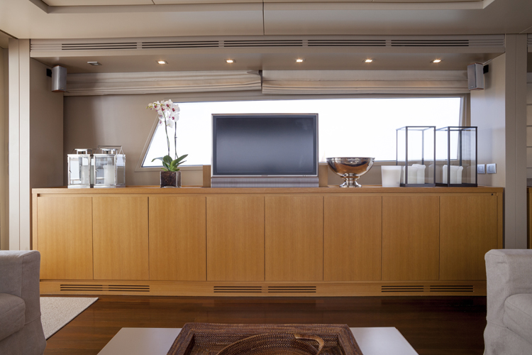 San Lorenzo Motor Yacht GOTA - Salon entertainment.jpg