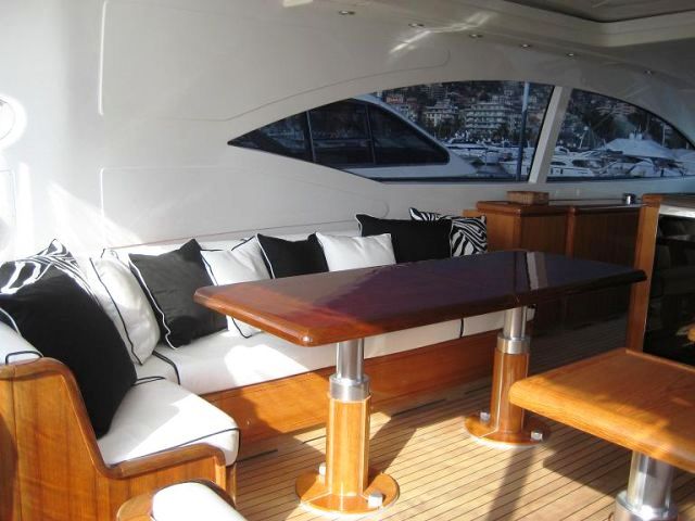 Shaal NurExternal lounge.jpg