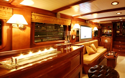 Shant Salon 2.jpg