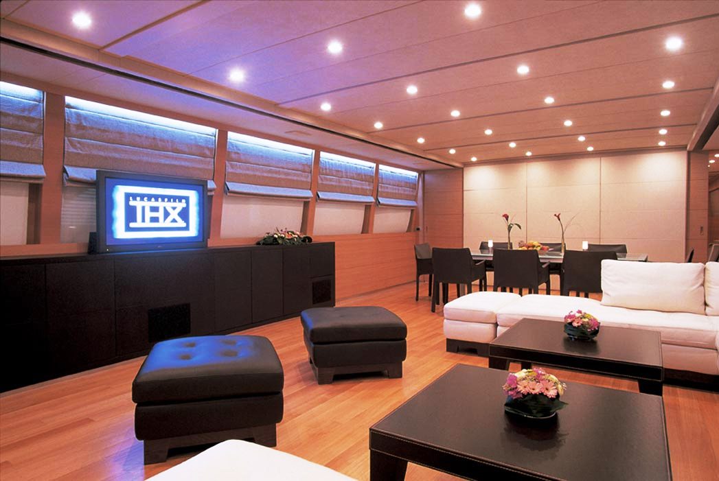 Sheleila Main Saloon.jpg