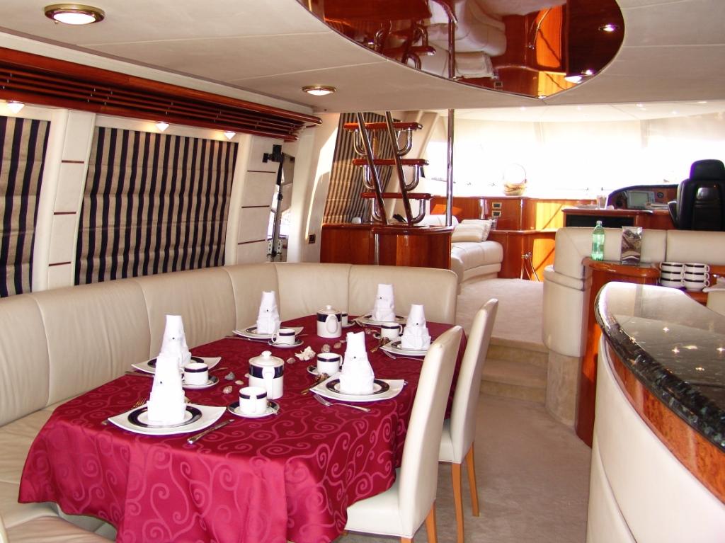 Sir Oliver Salon dinning.jpg
