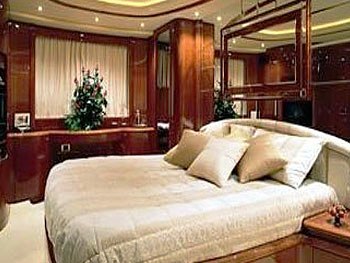 Stella of the North - Guest Room.jpg