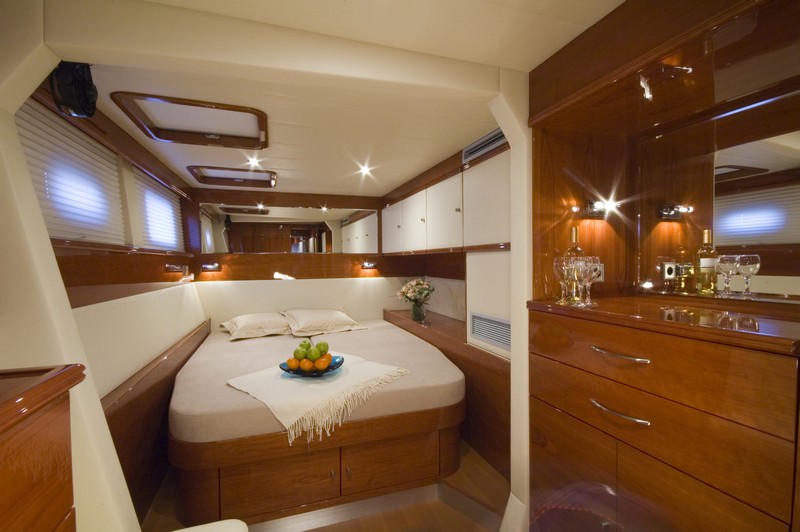 Sunreef 62 BLAZE II  -  Guest Cabin 2.jpg