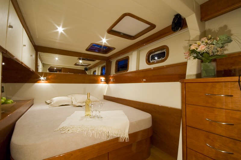 Sunreef 62 BLAZE II  -  Guest Cabin.jpg