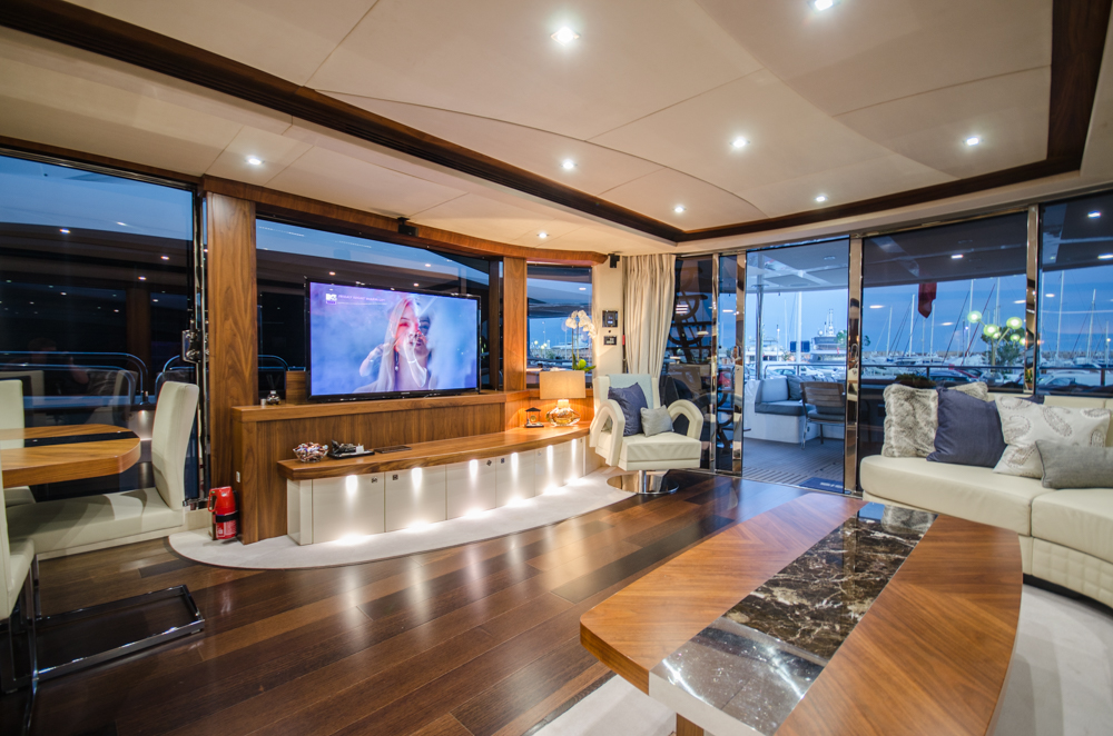 Sunseeker OASIS - Salon entertainment.jpg