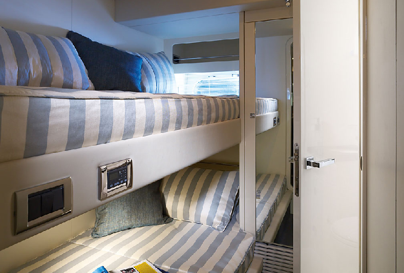 Sunseeker Predator 92 Sport Crew Cabin.png