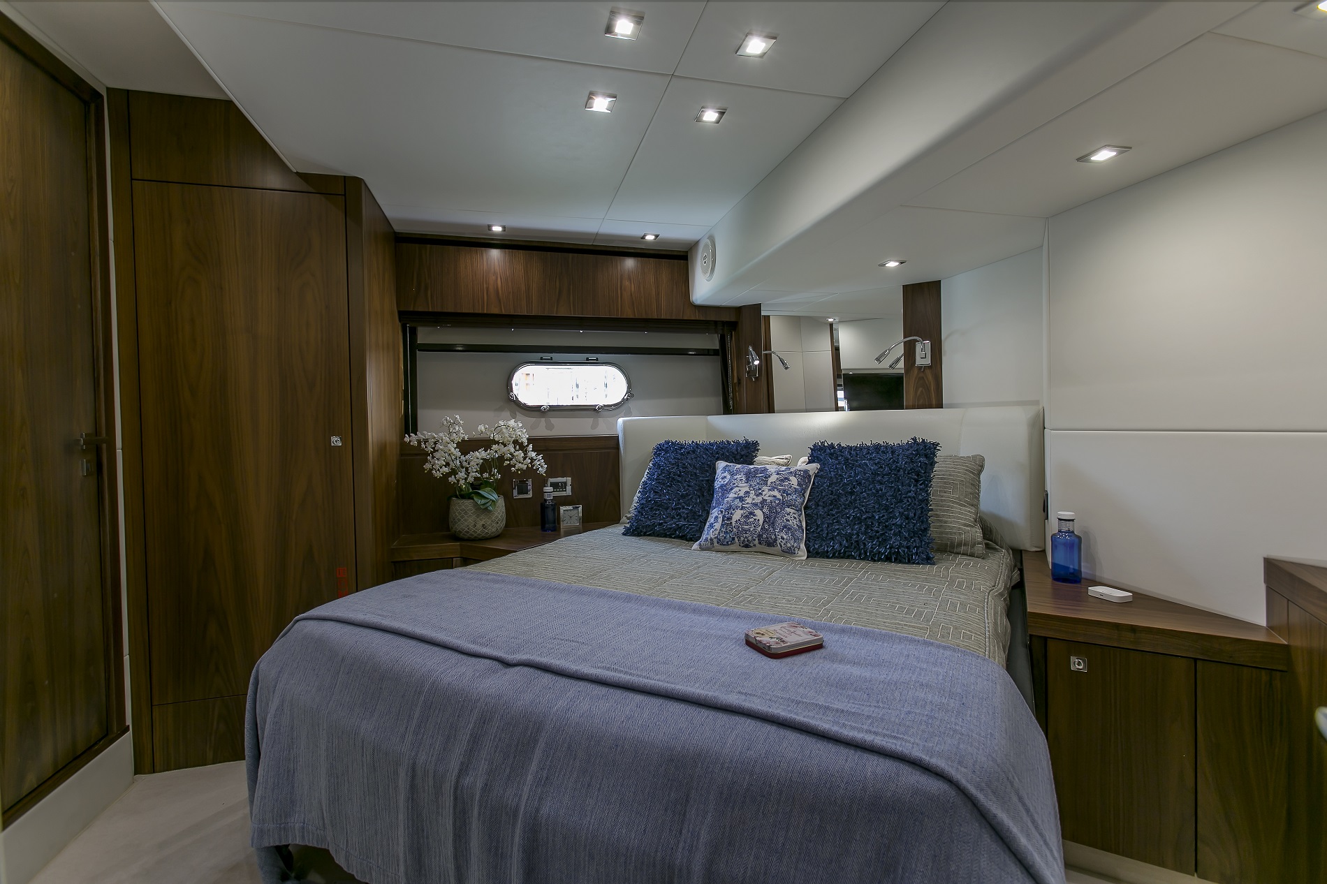 Sunseeker yacht 73M - Double cabin.jpg