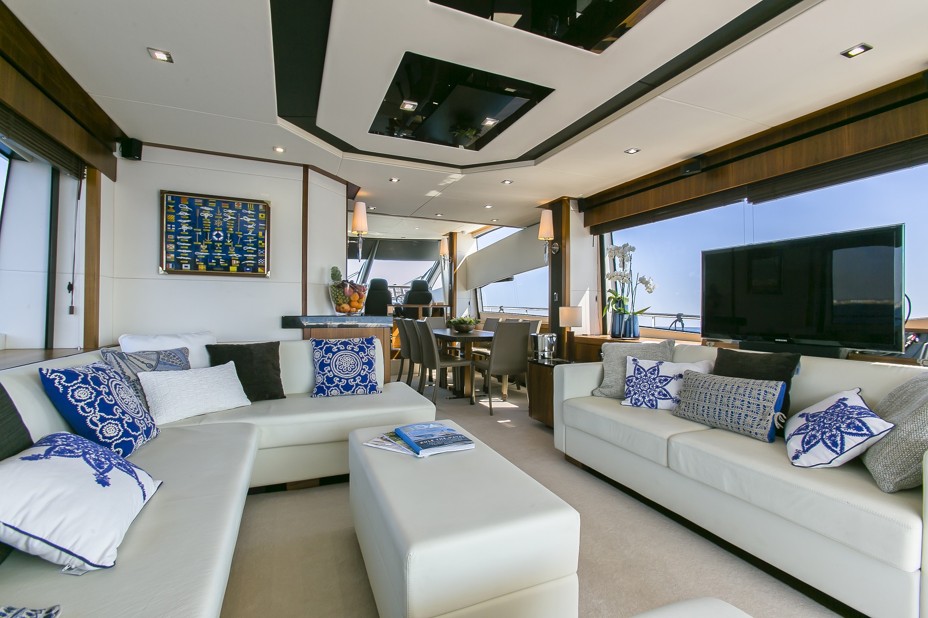 Sunseeker yacht 73M - Salon view to dining.jpg