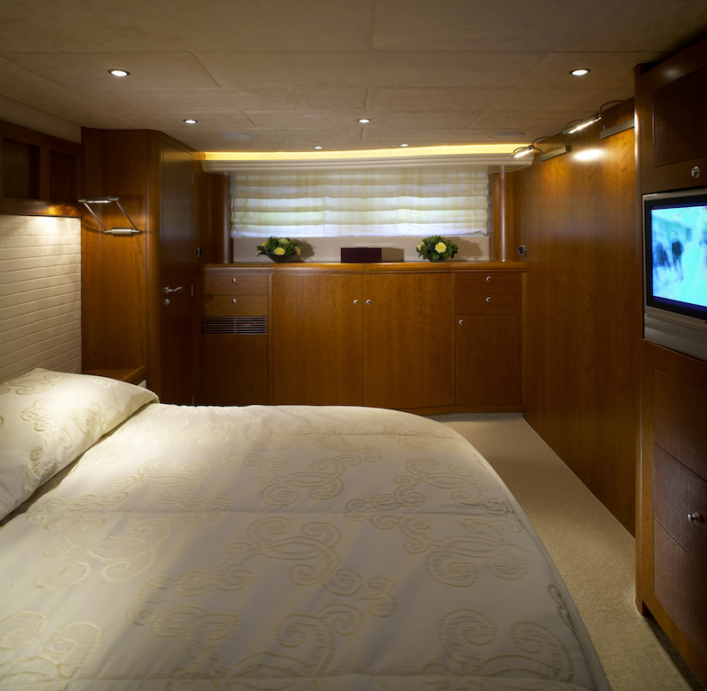 Super yacht FAR NIENTE - owner cabin.jpg