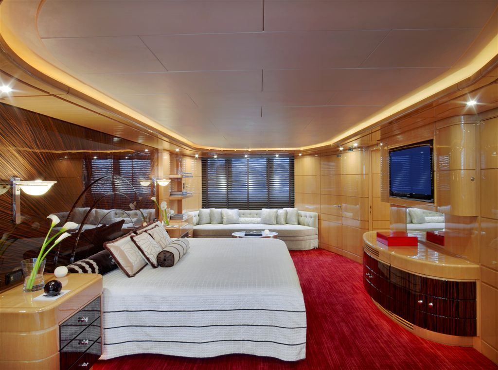 Superyacht 360 -  Master Cabin 2.jpg