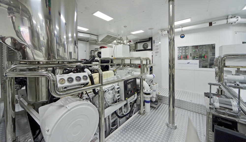 Superyacht BARAKA engine room.jpg