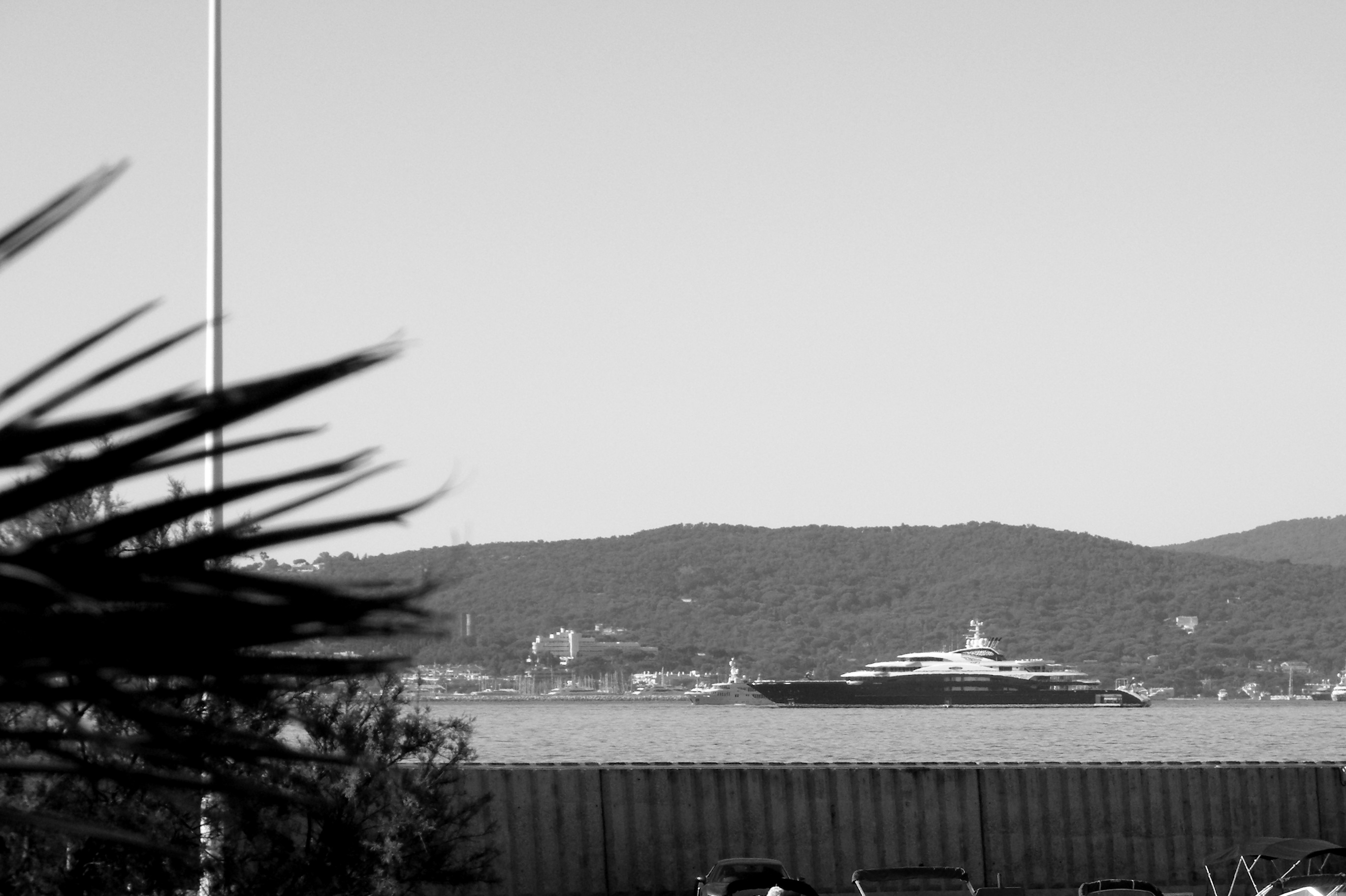 Superyacht Serene in France - Image courtesy of Sacha Suzanne Hart.JPG