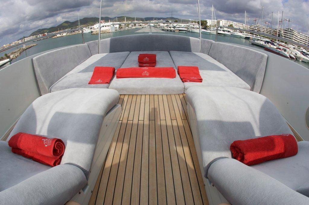 TIGER LILY OF LONDON -  Flybridge.jpg