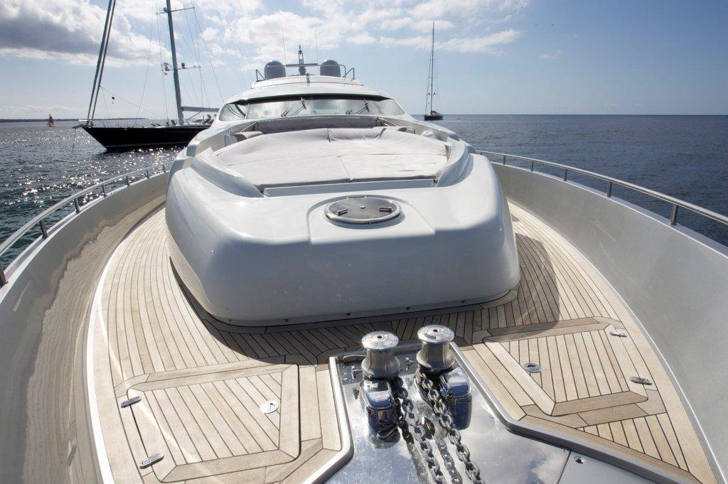 TIGER LILY OF LONDON -  Foredeck.jpg
