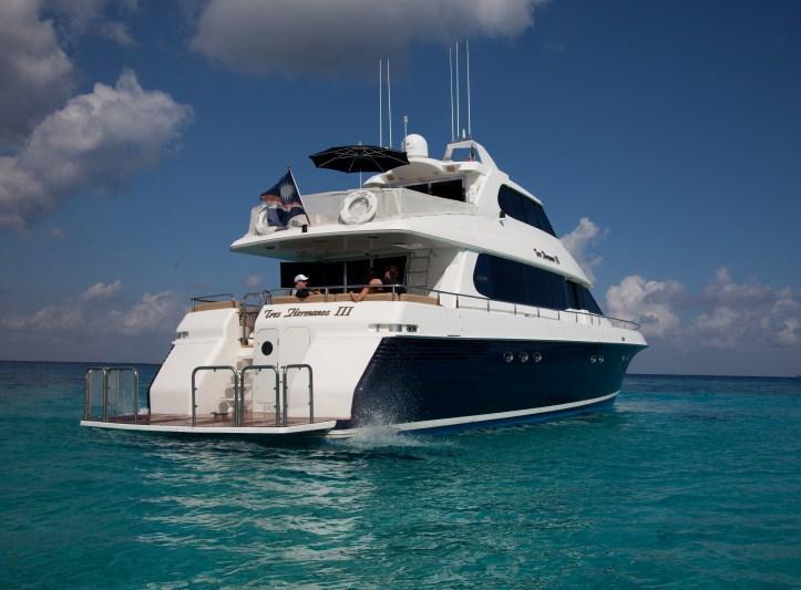 TRES HERMANOS III  -  Aft Shot.jpg
