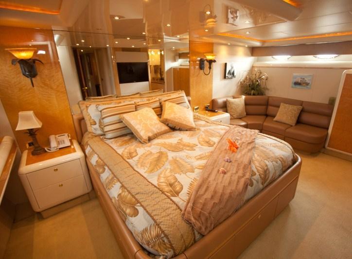 TRES HERMANOS III  -  Master Cabin.jpg