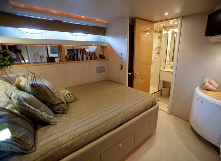 TRES HERMANOS III  -  Port Guest Cabin with Bath.jpg