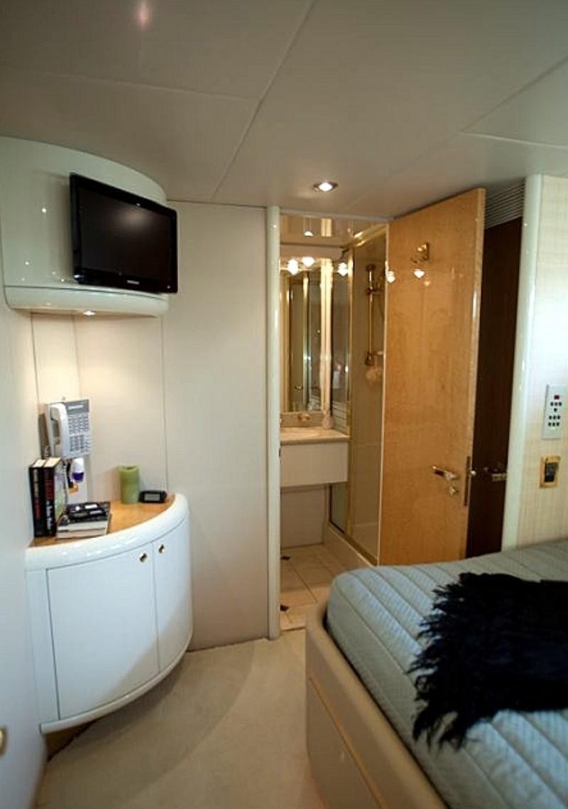 TRES HERMANOS III  -  Starboard Guest Cabin and bath.jpg