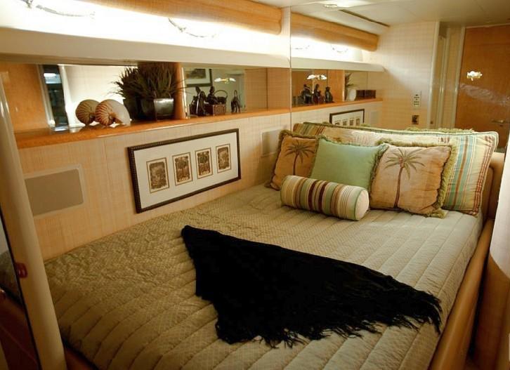 TRES HERMANOS III  -  Starboard Guest Cabin.jpg