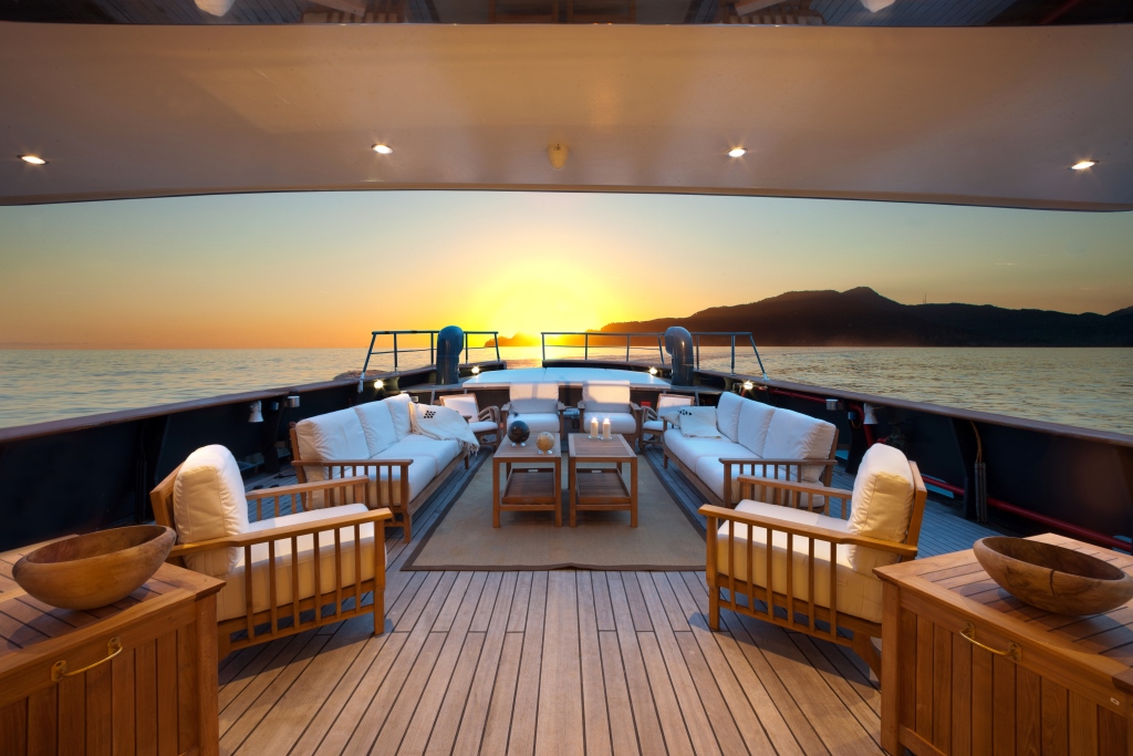 TUG VERVECE -  Aft Deck.jpg