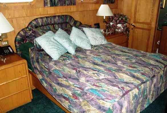 TURNIN LEFT -  Guest Cabin.jpg