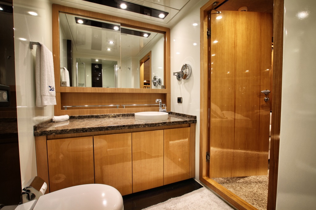 TUTKU - Guest ensuite.jpg