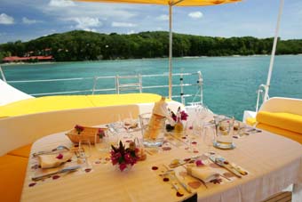 Tiputa - Alfresco Dining.jpg