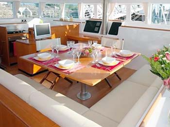 Tonina - interior dining.jpg