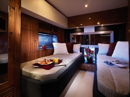 UM6 - Twin Cabin.jpg