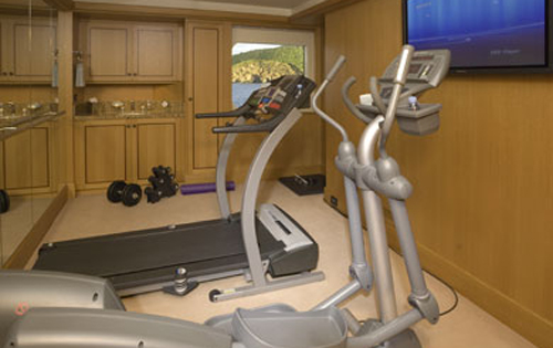 Utopia yacht - gymnasium.jpg