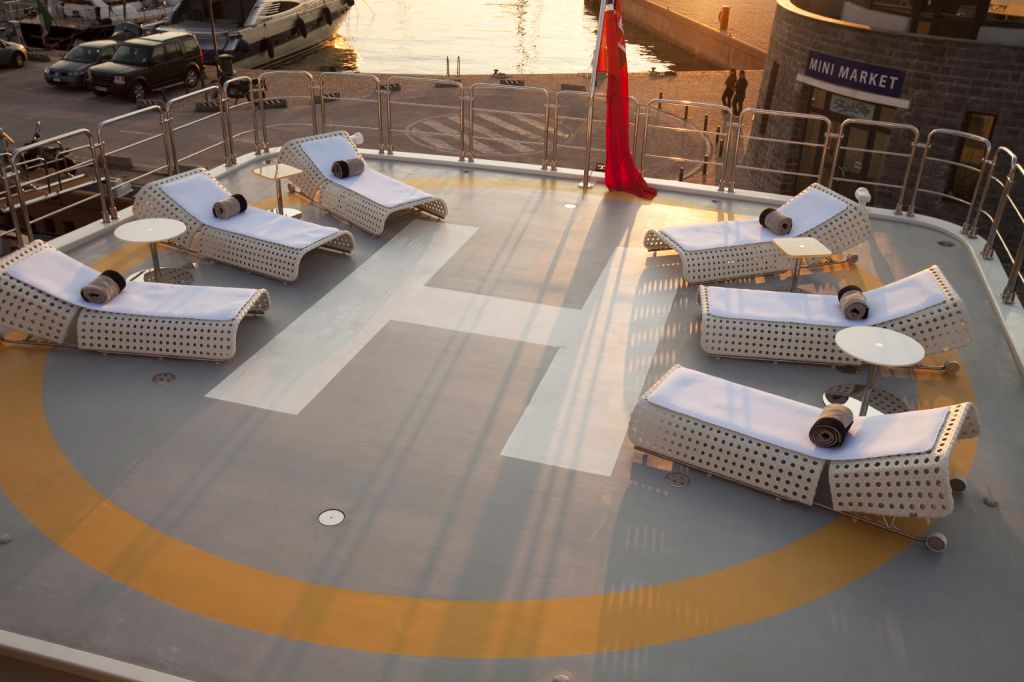VICKY -  Sun Deck - Heli Deck.jpg