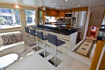 VIKING 72 CARY ON -  Bar.jpg