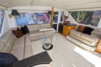 VIKING 72 CARY ON -  Skylounge.jpg