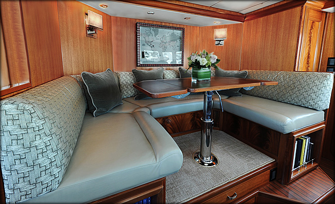 VIVIERAE superyacht.jpg