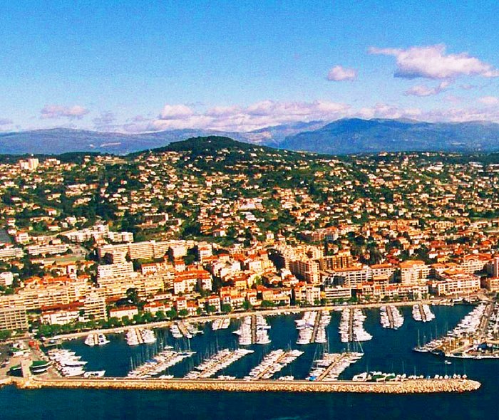 VOGUE OF BEAULIEU -  Home port in Golf juan.jpg