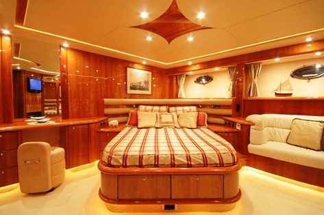 VOGUE OF BEAULIEU -  Master Cabin.jpg