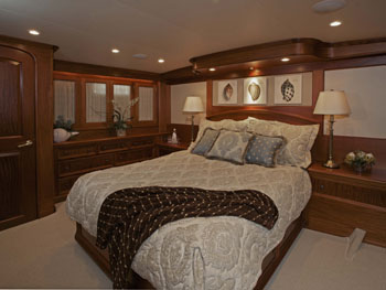 Victorian Rose - Master Cabin (2).jpg