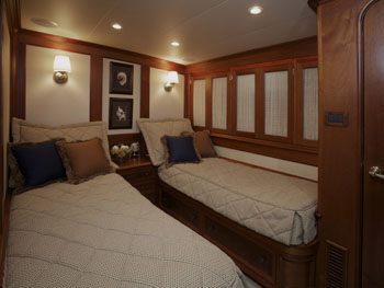 Victorian Rose - Twin Cabin.jpg