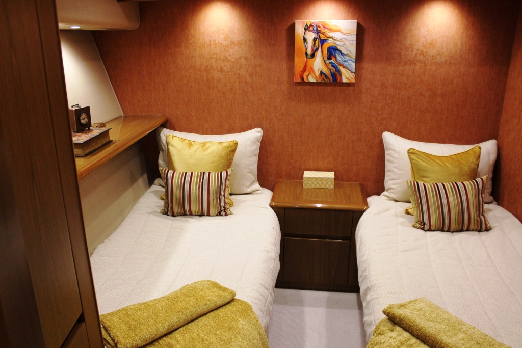 Viking motor yacht MUSTANG SALLY - Twin cabin 2.jpg
