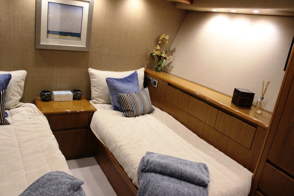 Viking motor yacht MUSTANG SALLY - Twin cabin.jpg