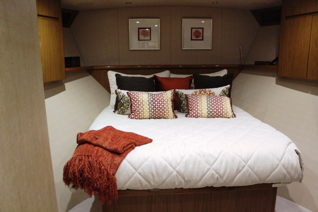 Viking motor yacht MUSTANG SALLY - VIP suite.jpg