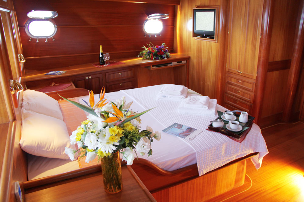 WHY NOT 3 - Master cabin.jpg