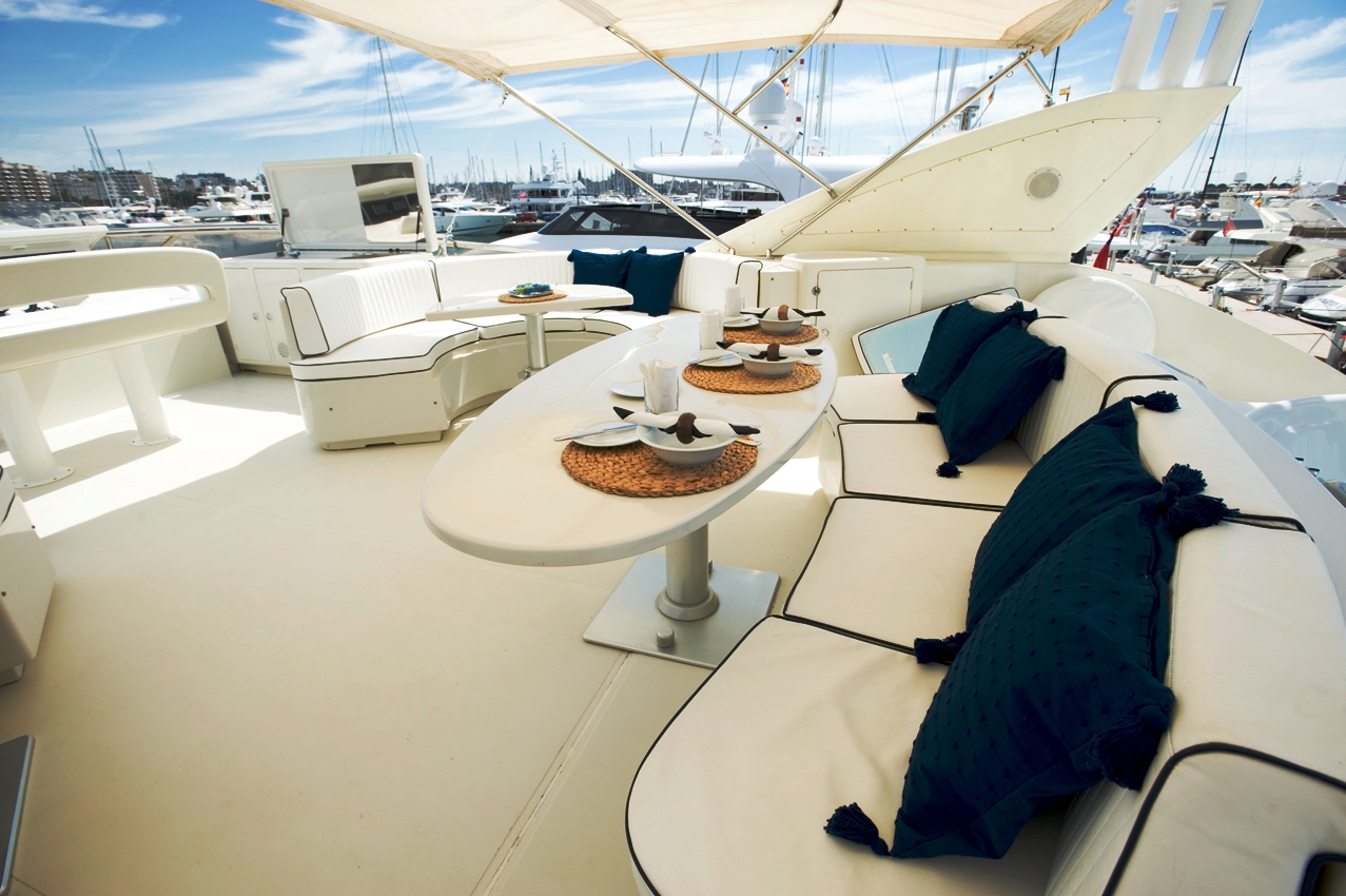 White Fang -  Sundeck 2.jpg