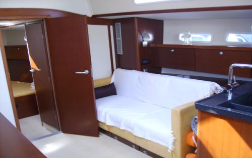 YIANNIS - Lounge Area.jpg
