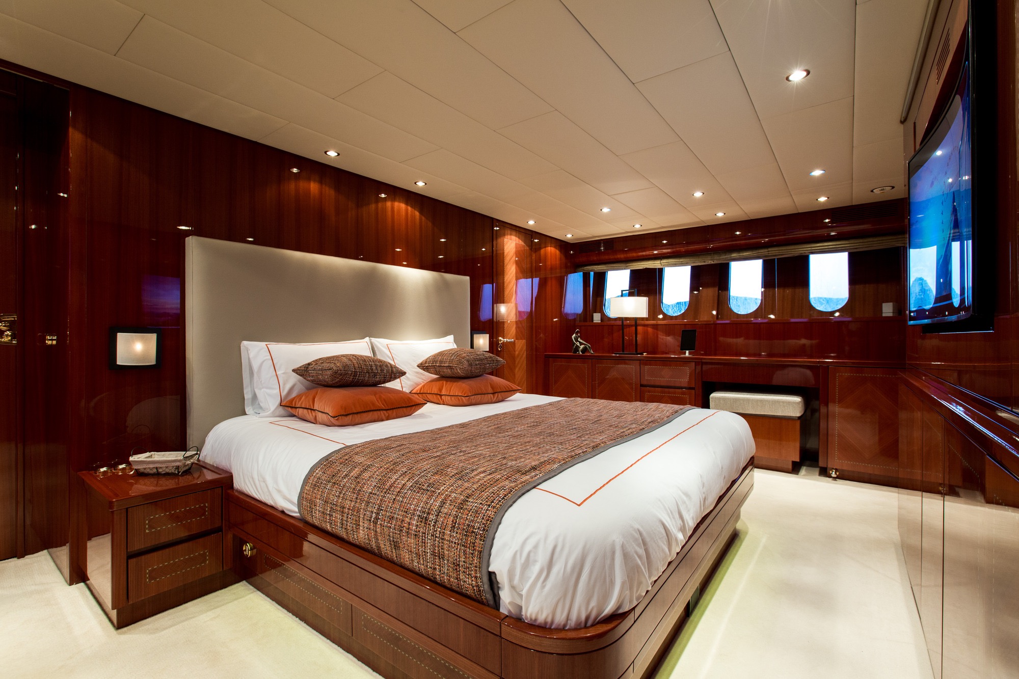 Yacht  KIDI ONE - Master cabin.jpg